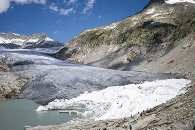 Les glaciers suisses ont fondu de 10 % en deux ans